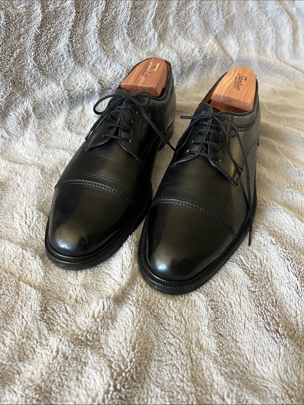 Gravati by L’uomo  Leather Cap-Toe Derbies